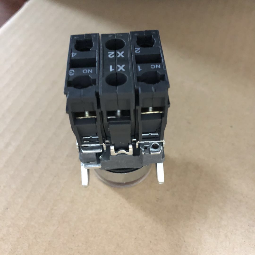 优质带灯按钮开关自复位