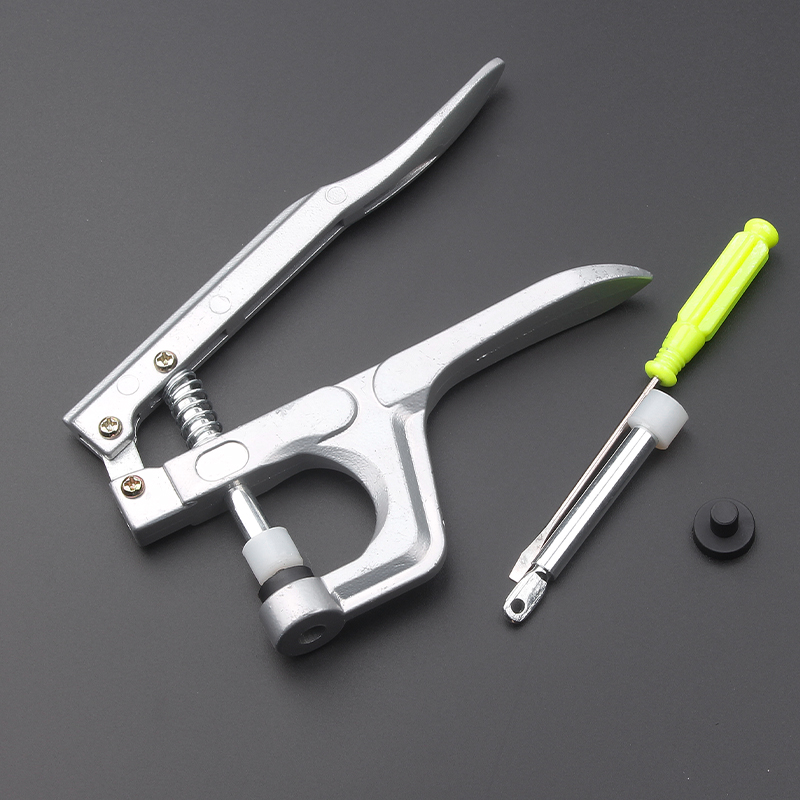 金四合扣纽钳安装工套打