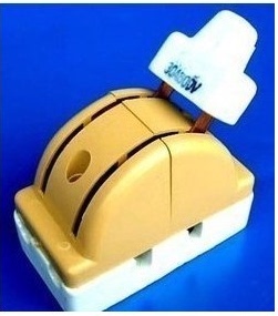 绿色2P32A半圆形闸刀开关220V双投塑料式2P两线32A家用单相双向电