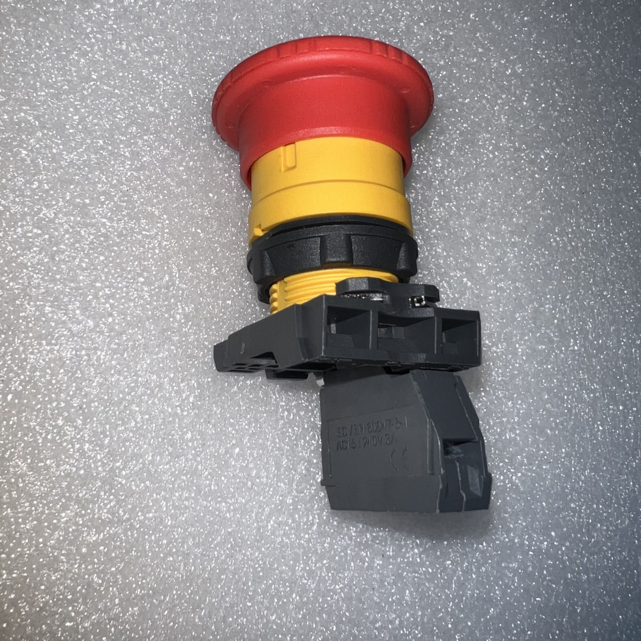 优质红色急停按钮开关塑