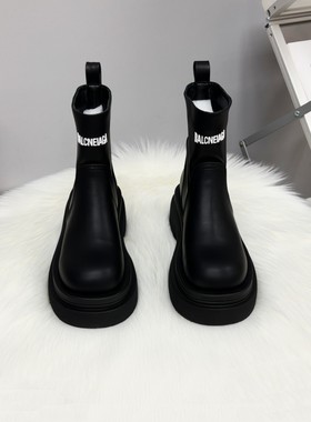 日本ZGP厚底瘦瘦靴子2024新款显瘦百搭短靴春款英伦风女款马丁靴