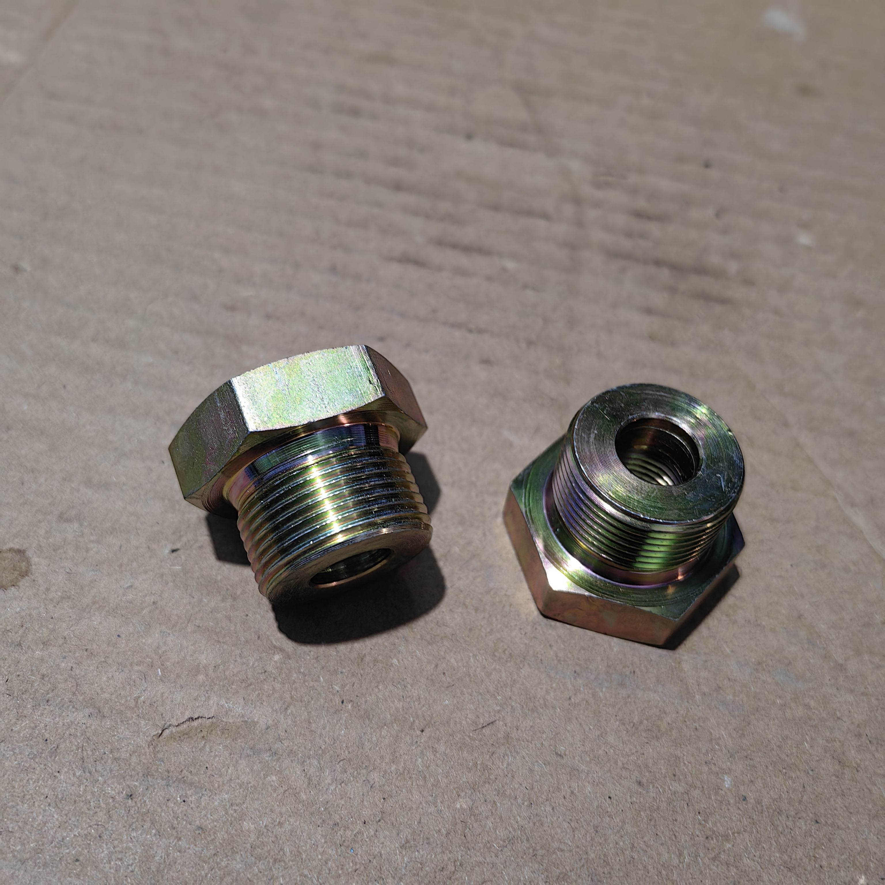 外丝转内补芯高压铁材料