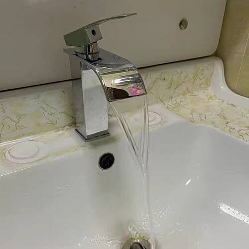 全铜冷热洗手水龙头卫生间黑色面盆台上家用厕所浴室瀑布式洗脸盆
