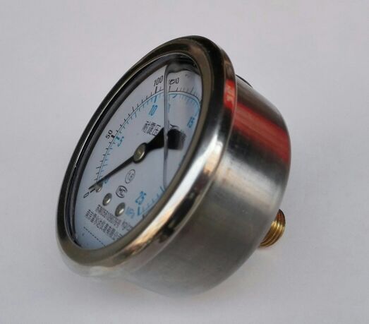 61mm油压耐震压力表 压力25mpa 250kg/cm² 背面铜螺纹ZG1/4 轴向