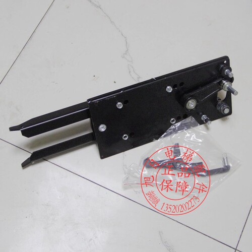 电梯门刀/展鹏门机门刀G02型/中分门刀/原装正品/电梯配件