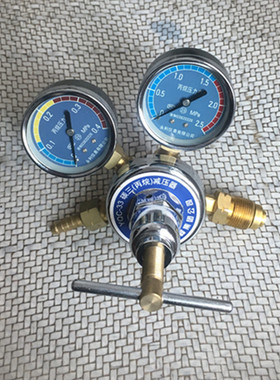 YQC-33碳三减压器0.4MPA丙烷2.5MPA乙炔减压器YQE-03。YQY-07。08