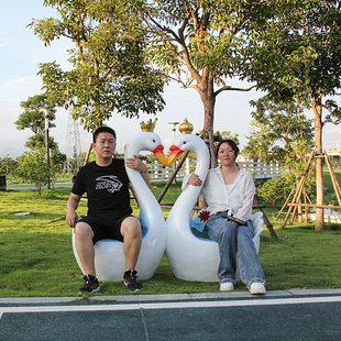 火烈鸟天鹅坐凳雕塑玻璃钢休闲座椅景区商场售楼处装饰摆件公园