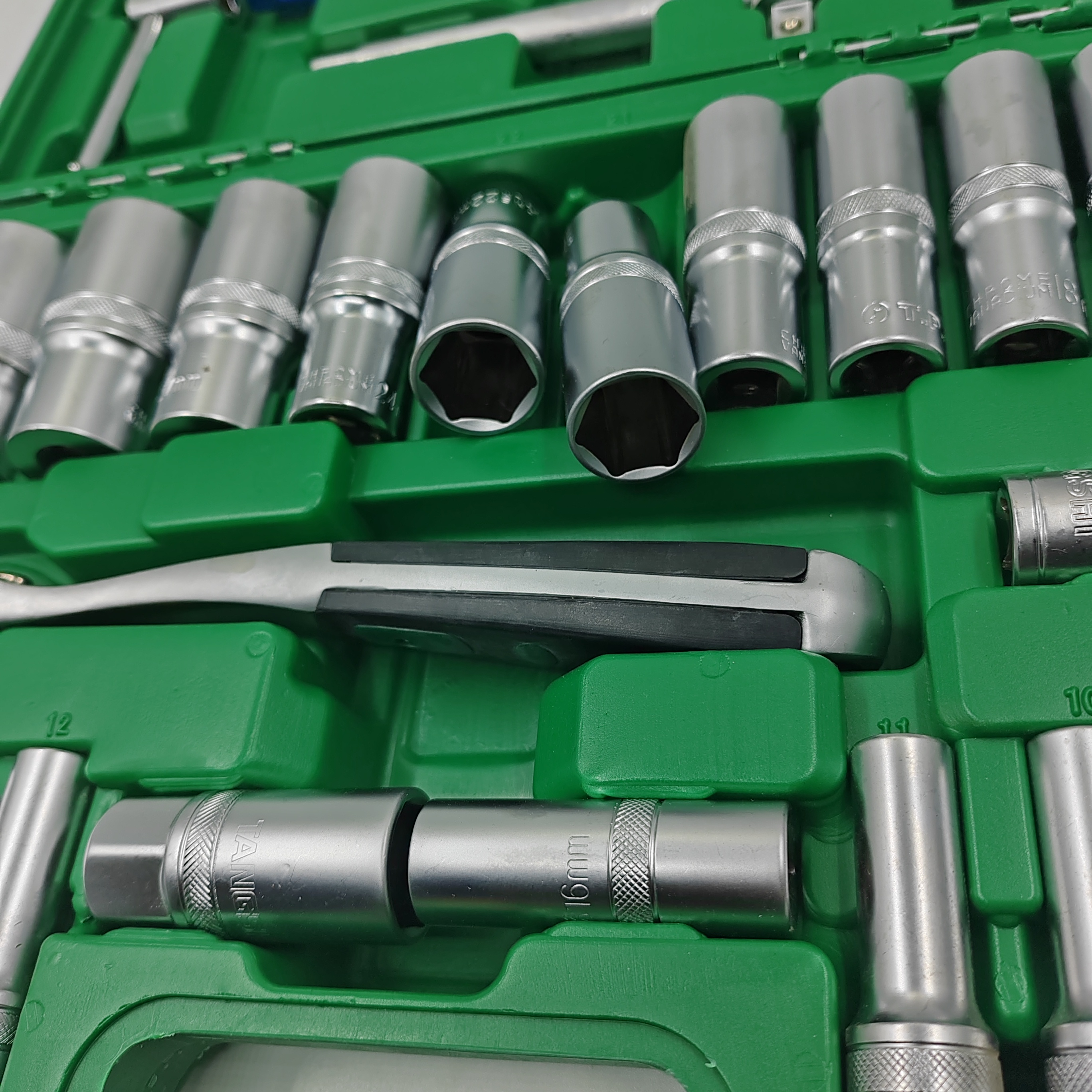 汽修大飞套头件六角梅花