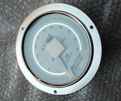 轴向带边精密压力表度级