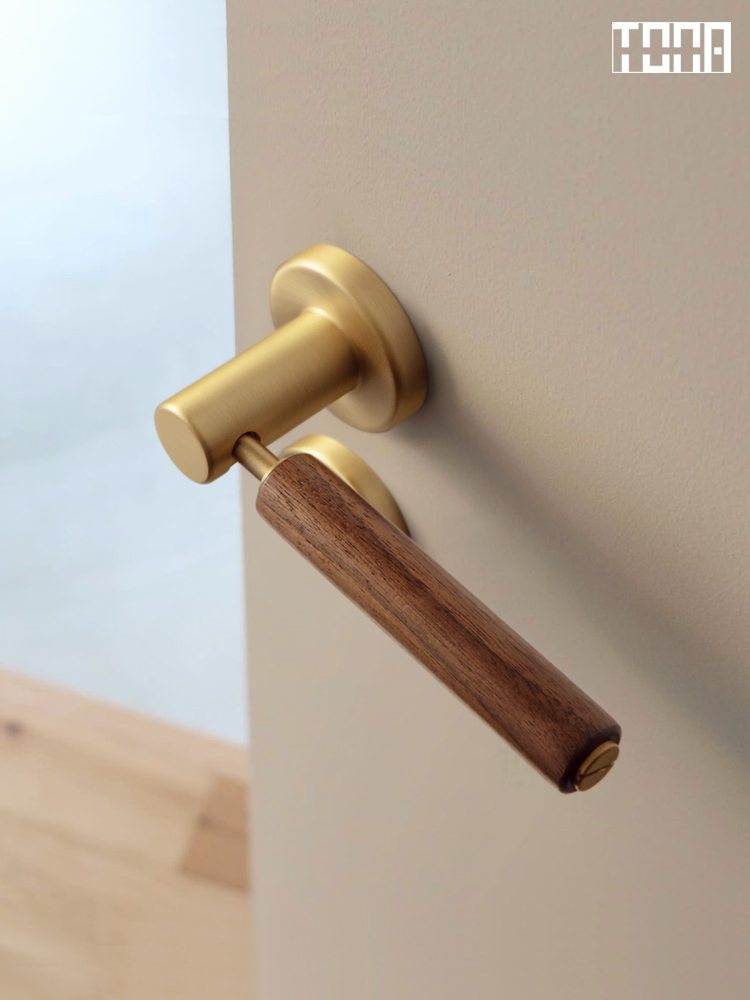 望山同那家用室内黄铜门