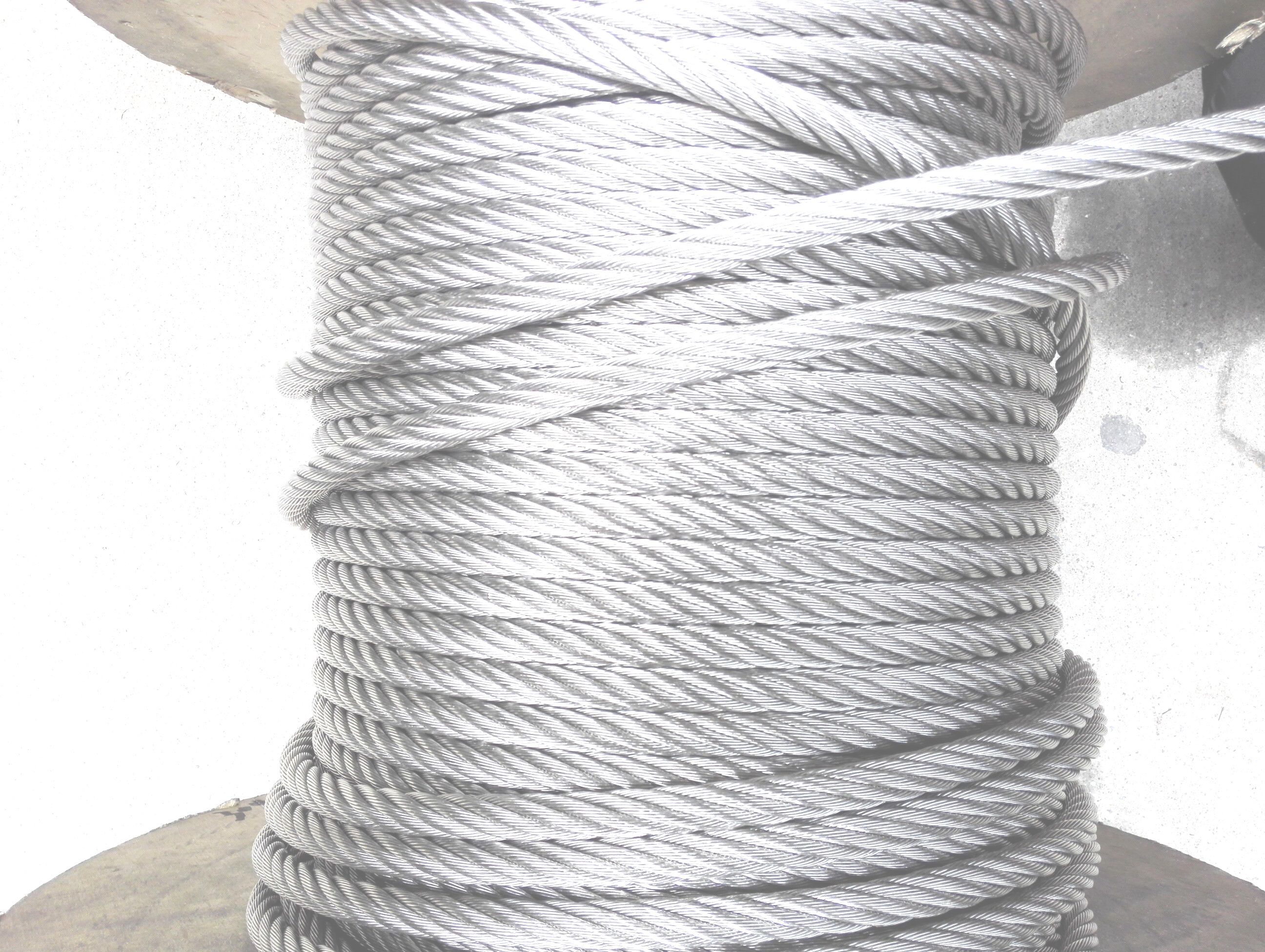 正宗304钢丝绳16mm厂家直销不锈钢钢丝绳7x19牵引绳起重绳强度