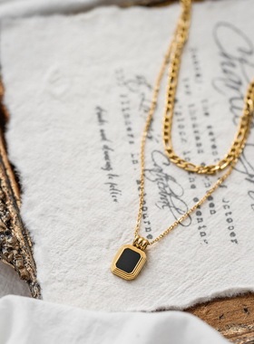 2025新款双层黑色方牌金色项链女锁骨链小众轻奢冷淡风颈链毛衣链