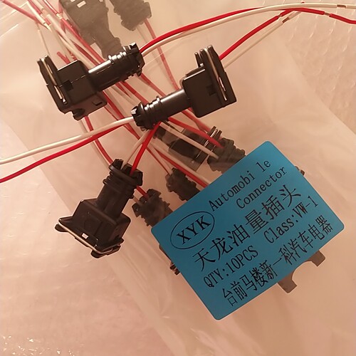 东风天龙油量传感器插头