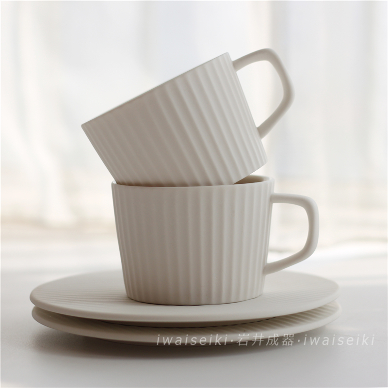 岩井成器日式复古竖纹拿