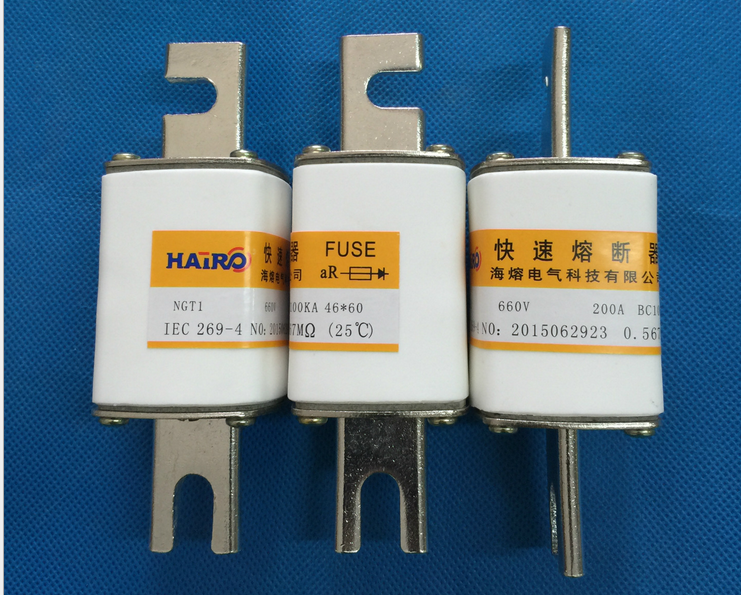 保险陶瓷刀型触头熔断器