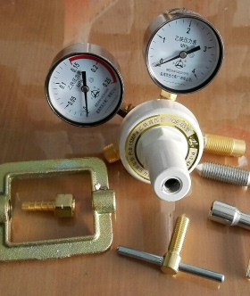 临海市压力表厂有限公司 乙炔减压器 调压阀 yqe-03 0.25mpa*4mpa