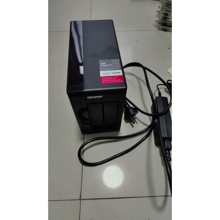 询价威联通NAS网络存储器，型号TS-251+ ，带适配器，实物议价