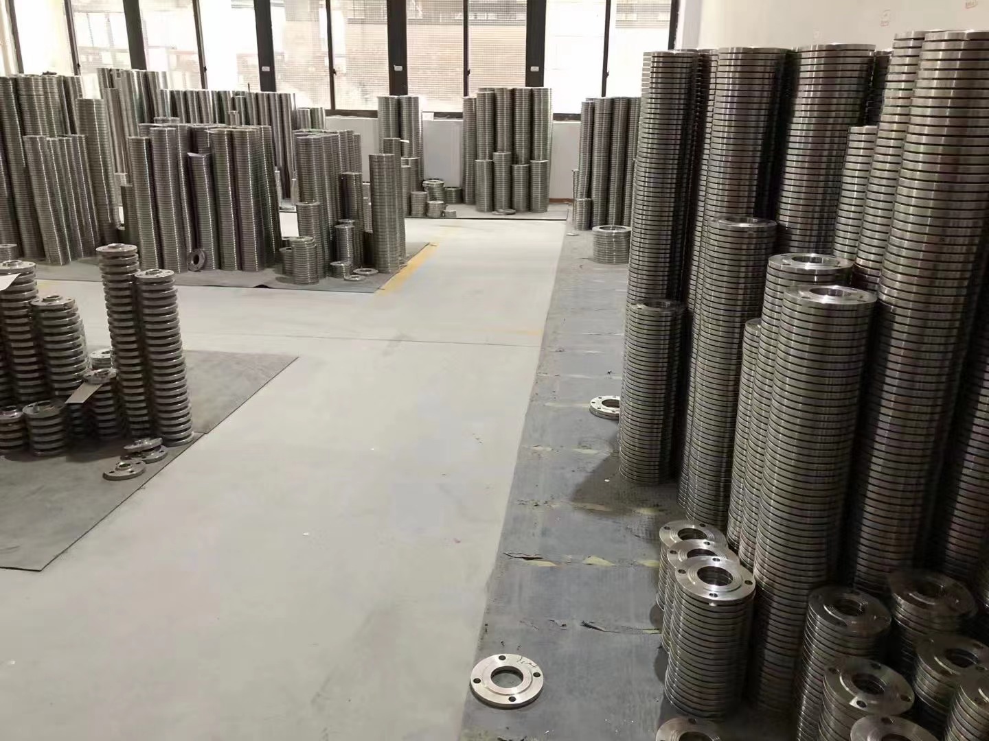 304 PN6压力平焊法兰国标不锈钢对焊接锻造法兰盘水泵阀门法兰片