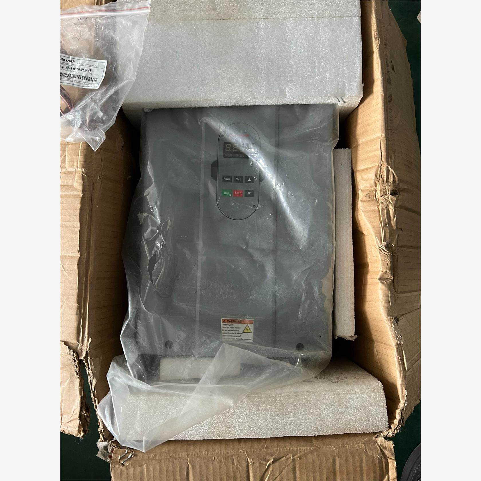 全新原装工程余货包装不太好了博世力士乐变频器