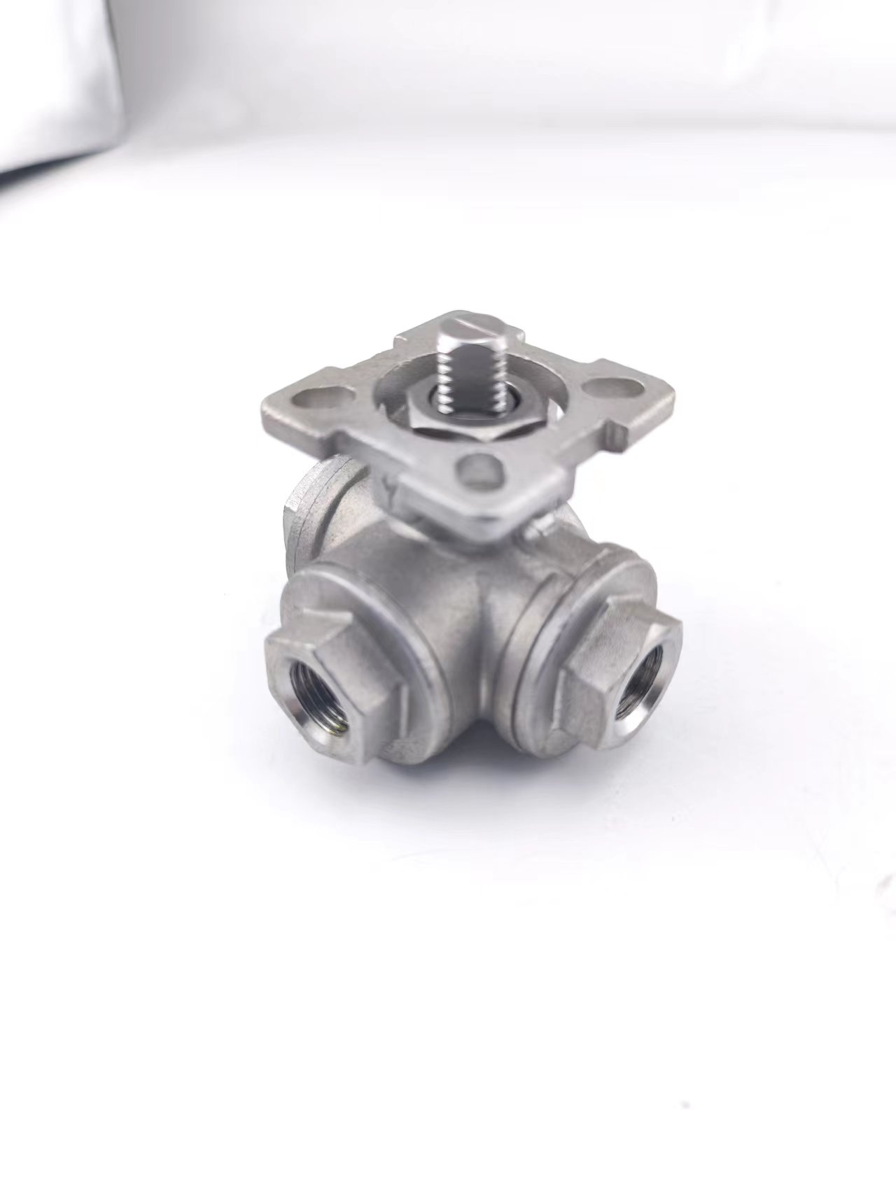 不锈钢阀门三通平台球高