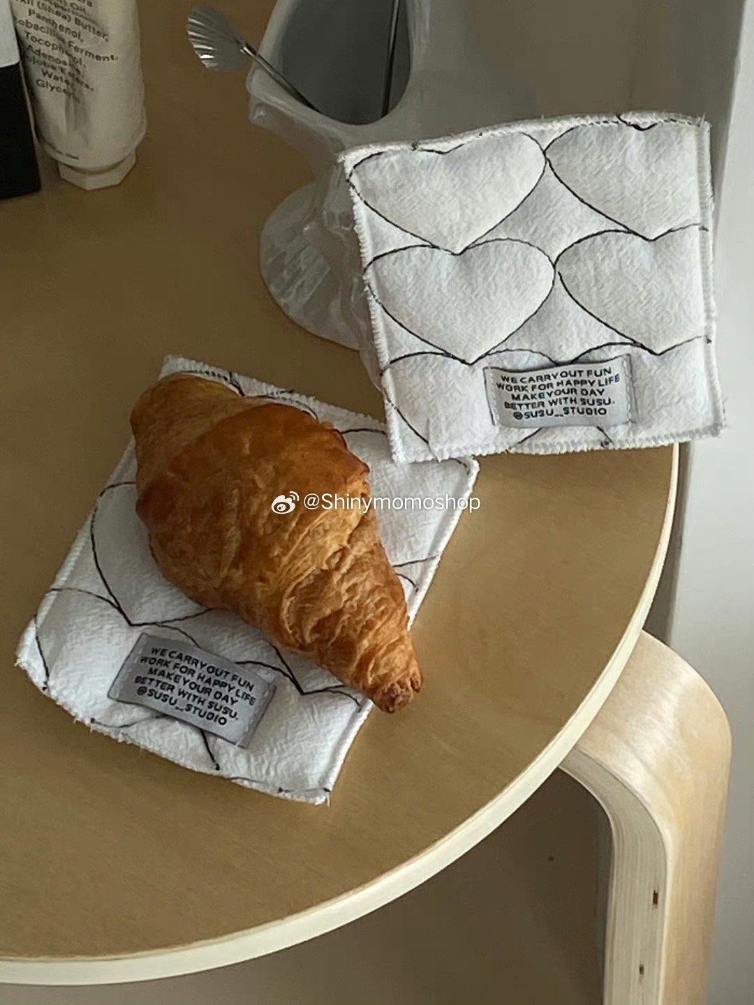 Shinymomo简约实用桌面布垫韩国ins小众爱心绗缝黑白调可爱茶杯垫