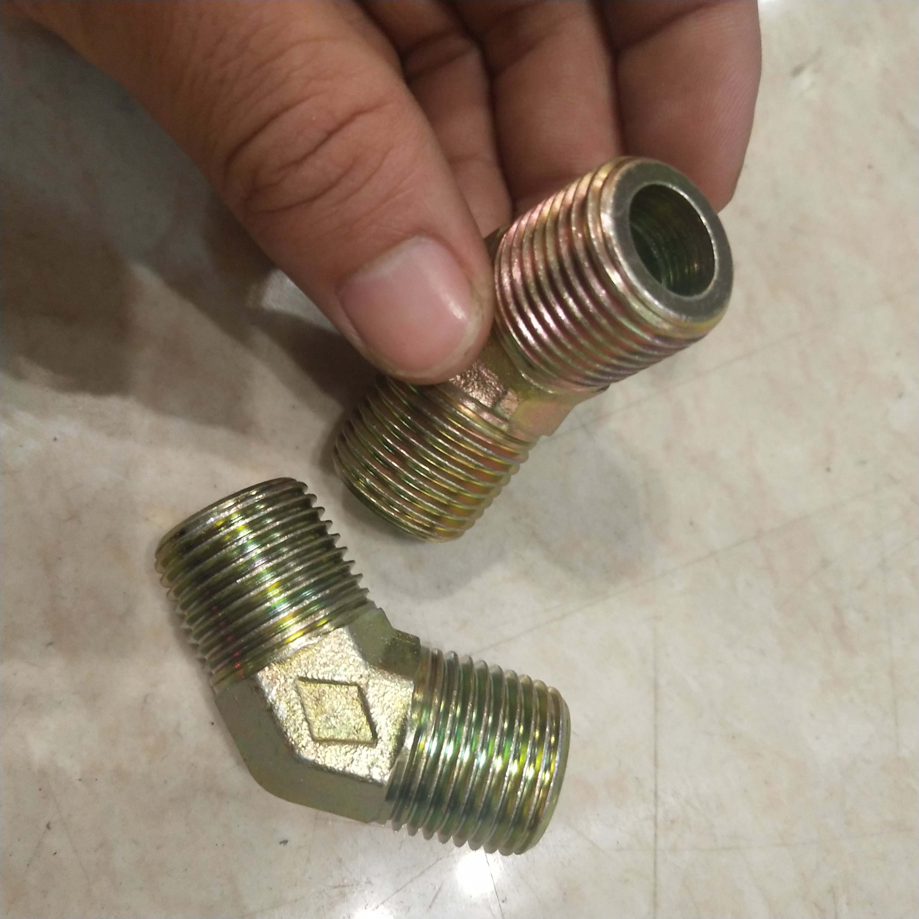 度液压弯头对丝双外分高