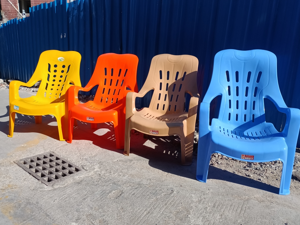 矮脚塑料沙滩椅加厚靠背