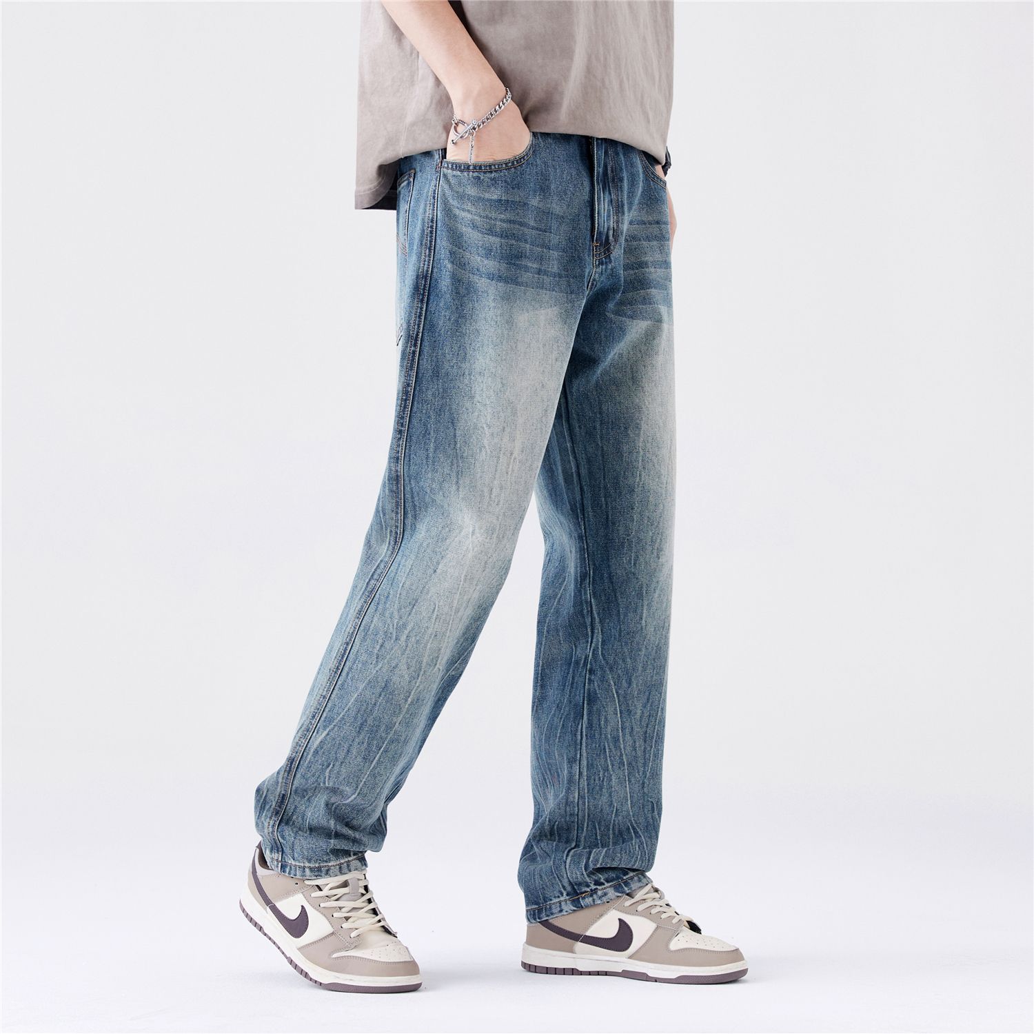 2025春夏褶皱水洗做旧黑色牛仔裤男春夏新款美式复古宽松直筒长裤图片