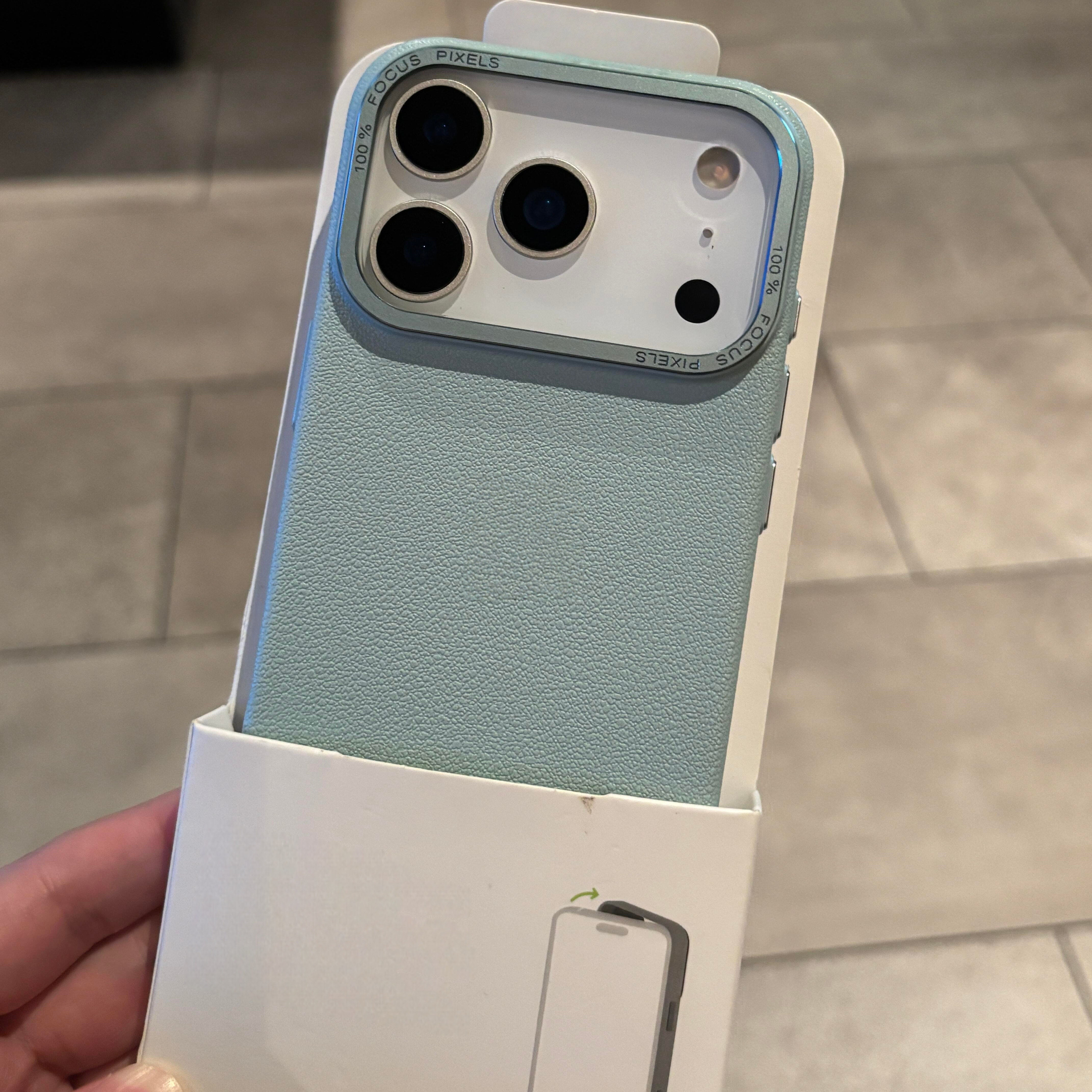 薄荷绿色简约荔枝纹适用苹果17Promax手机壳iPhone17颗粒感16plus全包iphone15针织孔散热14金属镜框13大孔12