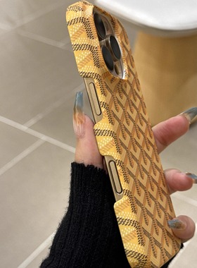 小众潮牌黄色戈雅狗牙17适用苹果16promax手机壳创意皮纹iPhone15/14时尚13Pro防摔高级感12半包PC女大孔撞色