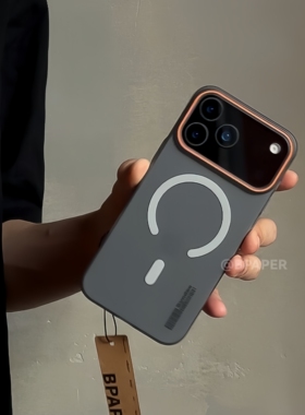 潮牌字母磁吸AIR适用苹果17ProMax手机壳iPhone16Pro全包15plus磨砂14简约13mini透黑色12钛灰薄11时尚XR男78