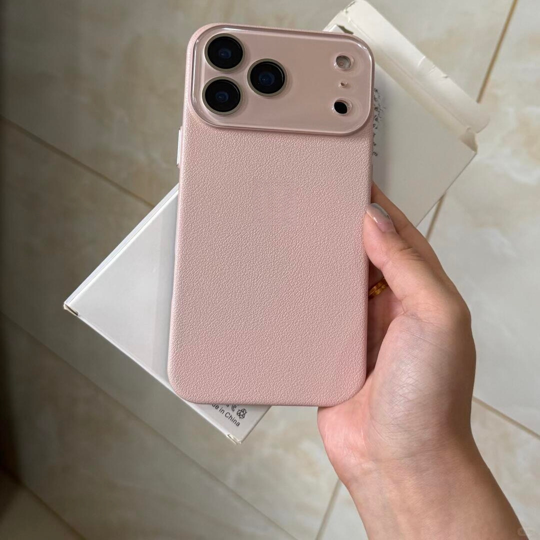 ins樱花粉色荔枝纹适用苹果17Promax手机壳iPhone16/15pro简约iphone14侧针织孔散热plus颗粒感薄款13硬壳12