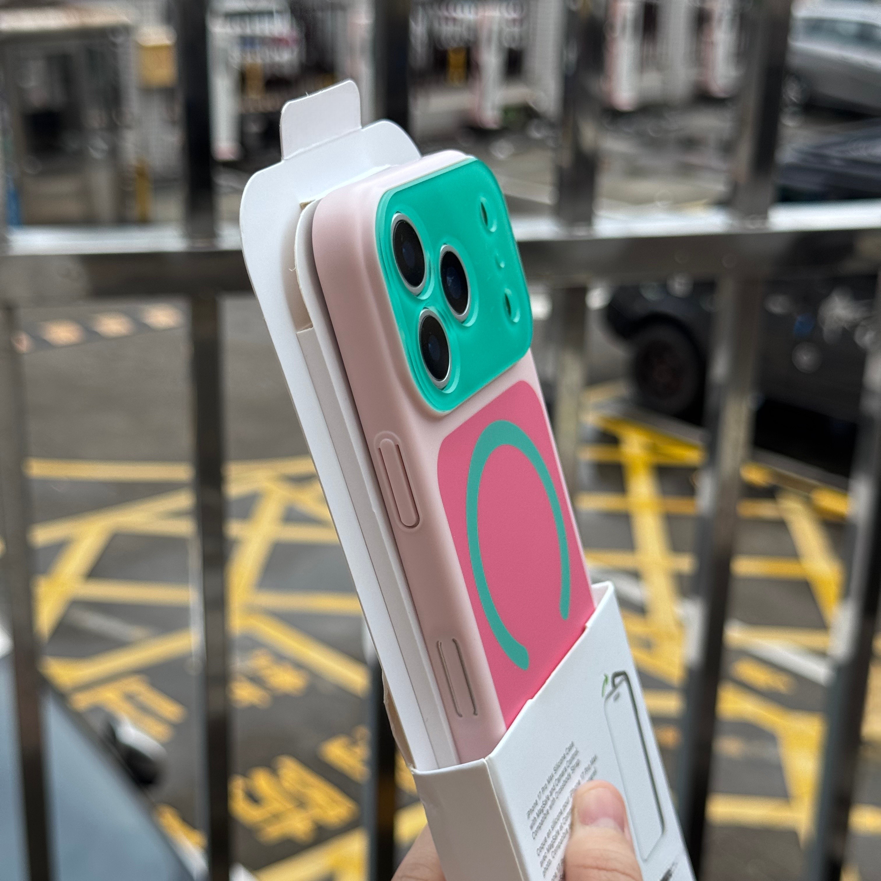 粉绿撞色多巴胺大视窗适用苹果17promax手机壳果缤纷磁吸新款iPhoneAir全包ip16精孔15Pro肤感14硬壳13情侣12