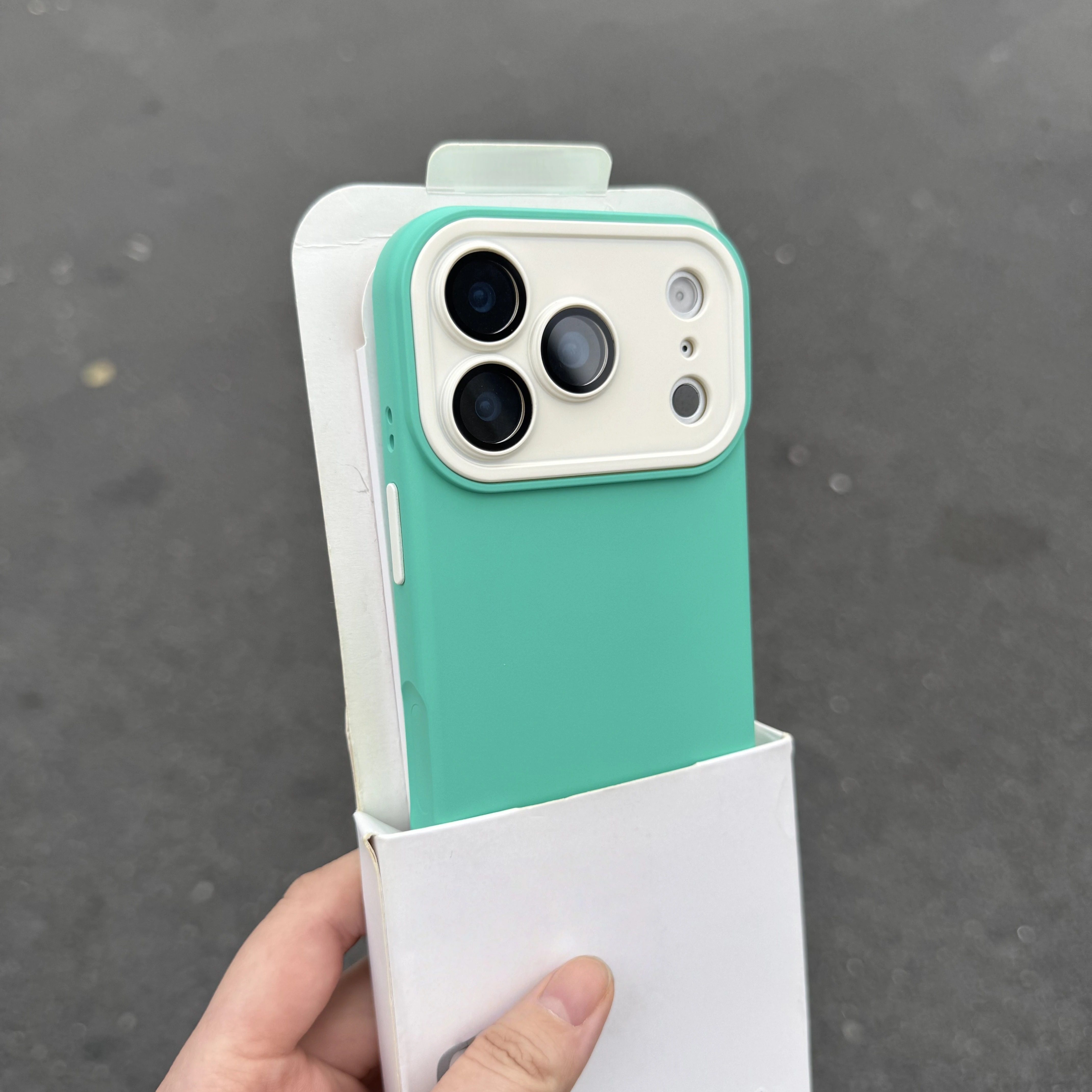 亮眼湖水绿仿液态适用iPhone17promax手机壳Air简约撞色苹果16PM带镜头膜全包15Pro硅胶14plus保护套13防摔12