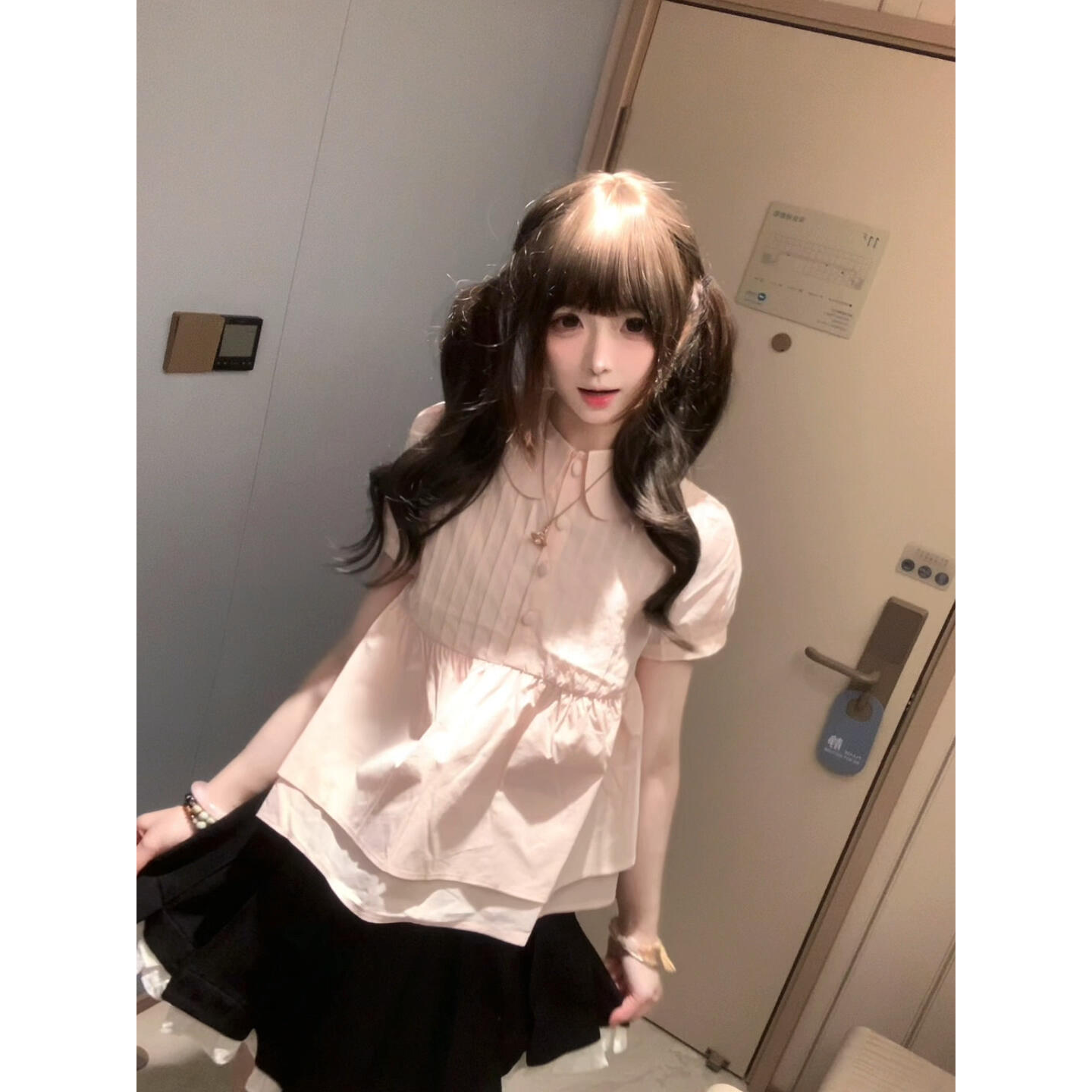 日系娃娃领短袖衬衫女夏泡泡袖设计感通勤纯色休闲粉色一整套穿搭