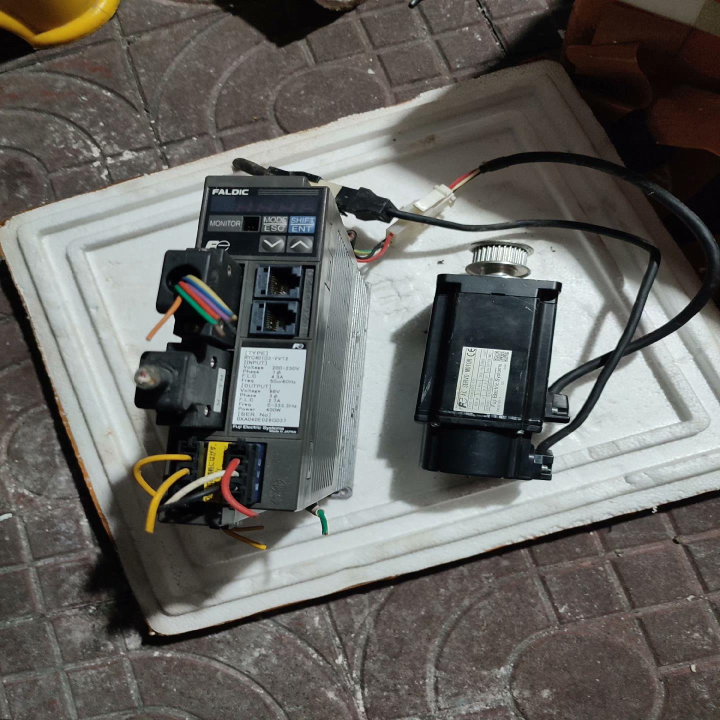 富士伺服驱动器RYC401D3-VVT2