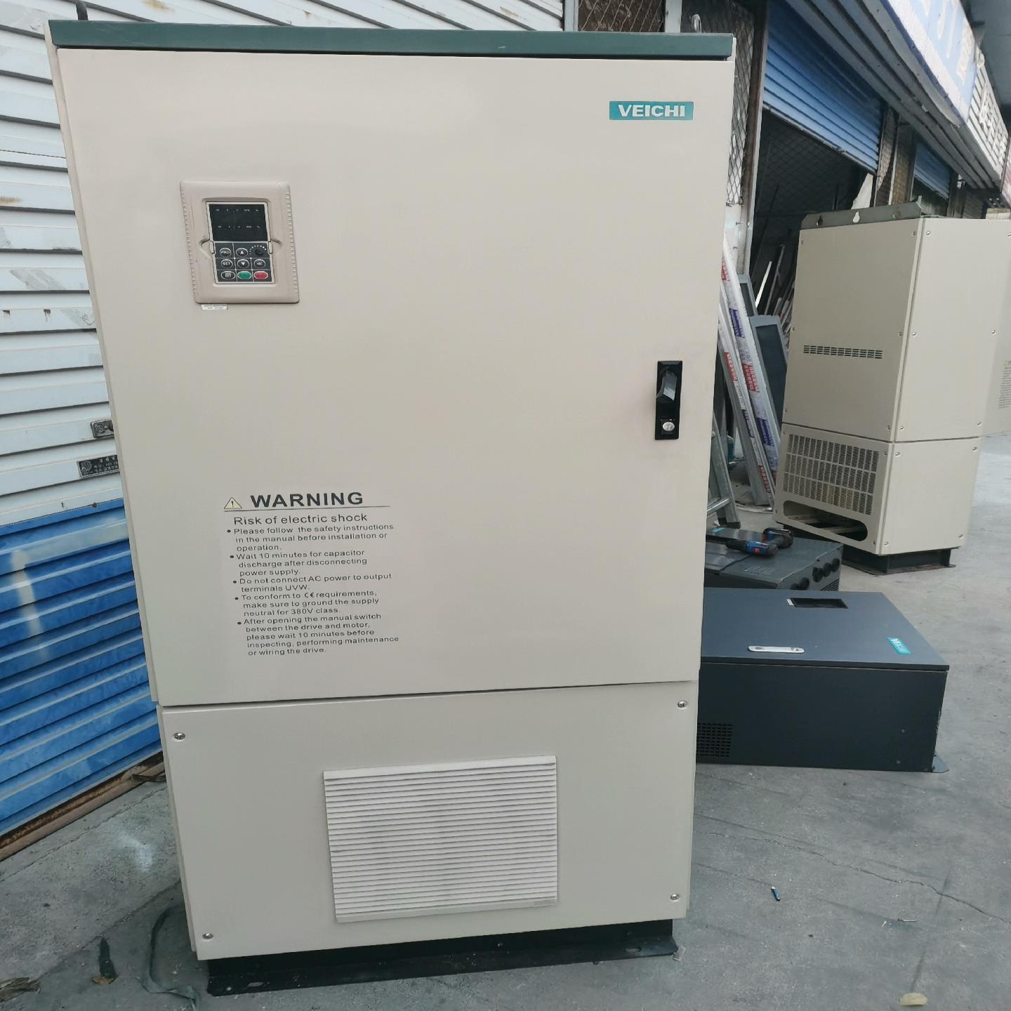 伟创变频器AC70-T3-185/200P，正常使用，成色嘎