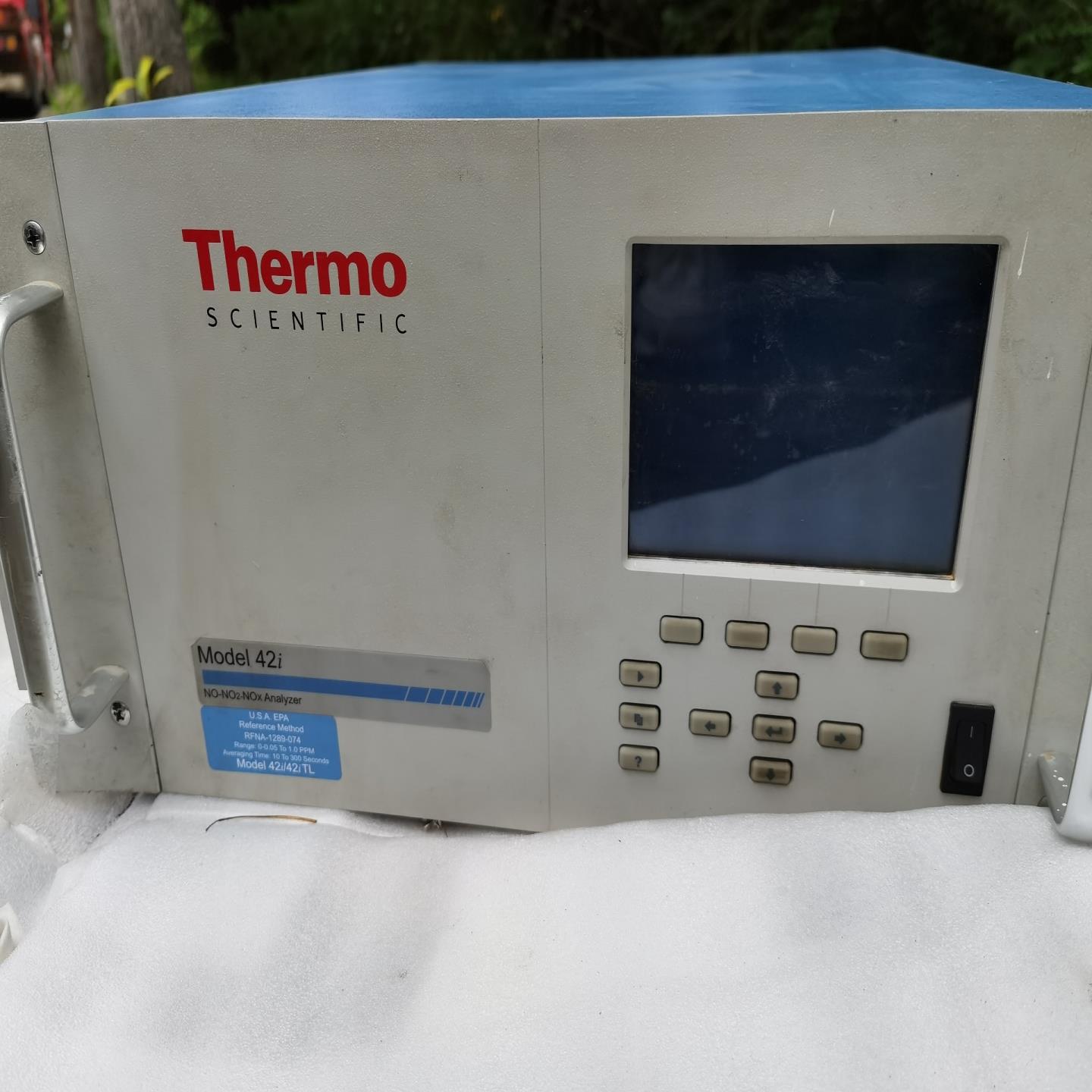 16年热电的42i机壳。配显示屏。键盘都在。里面是空的