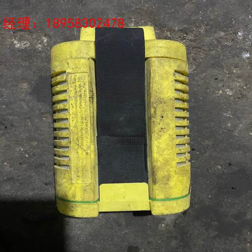 仪器一台，品牌不详。主板英特尔。主板很新净，详细看图。货场回