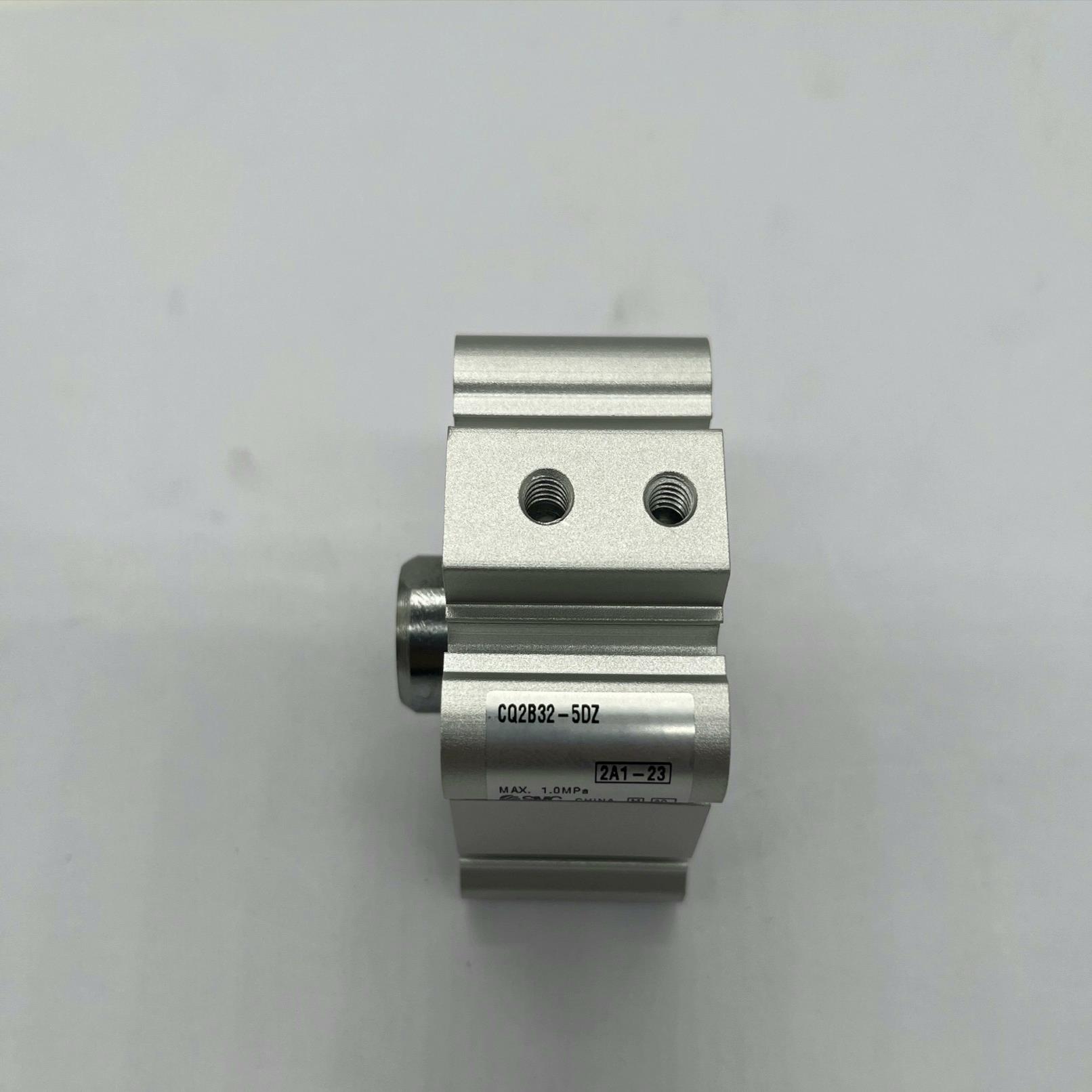 全新原装SMC薄型气缸CQ2B32-5DZ，全新原装正品。