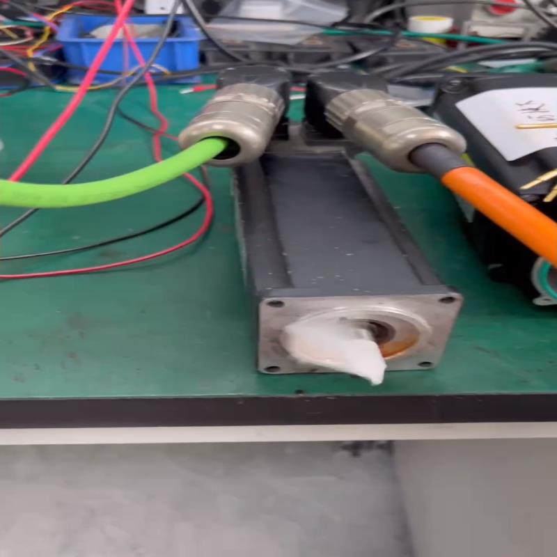 （设备配件）力士乐伺服电机MSK030C-0900-NN-M1-UG1-