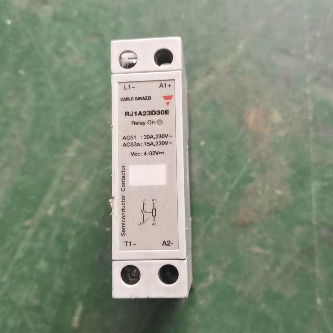 RJ1A23D30E 固态继电器  功能正常，成色如图，