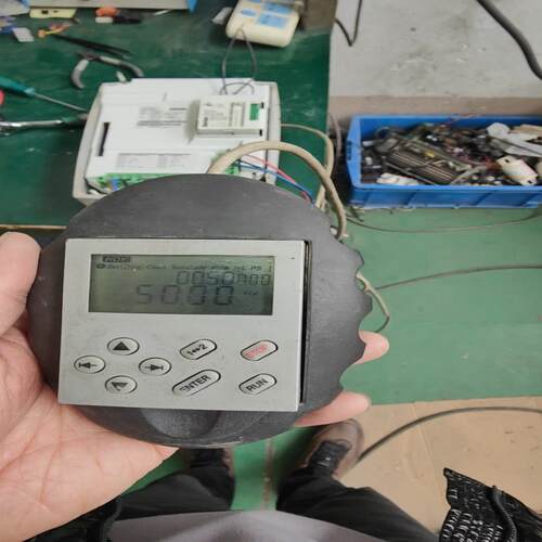 伦茨E82MV222防爆变频器！LENZE E82MV变