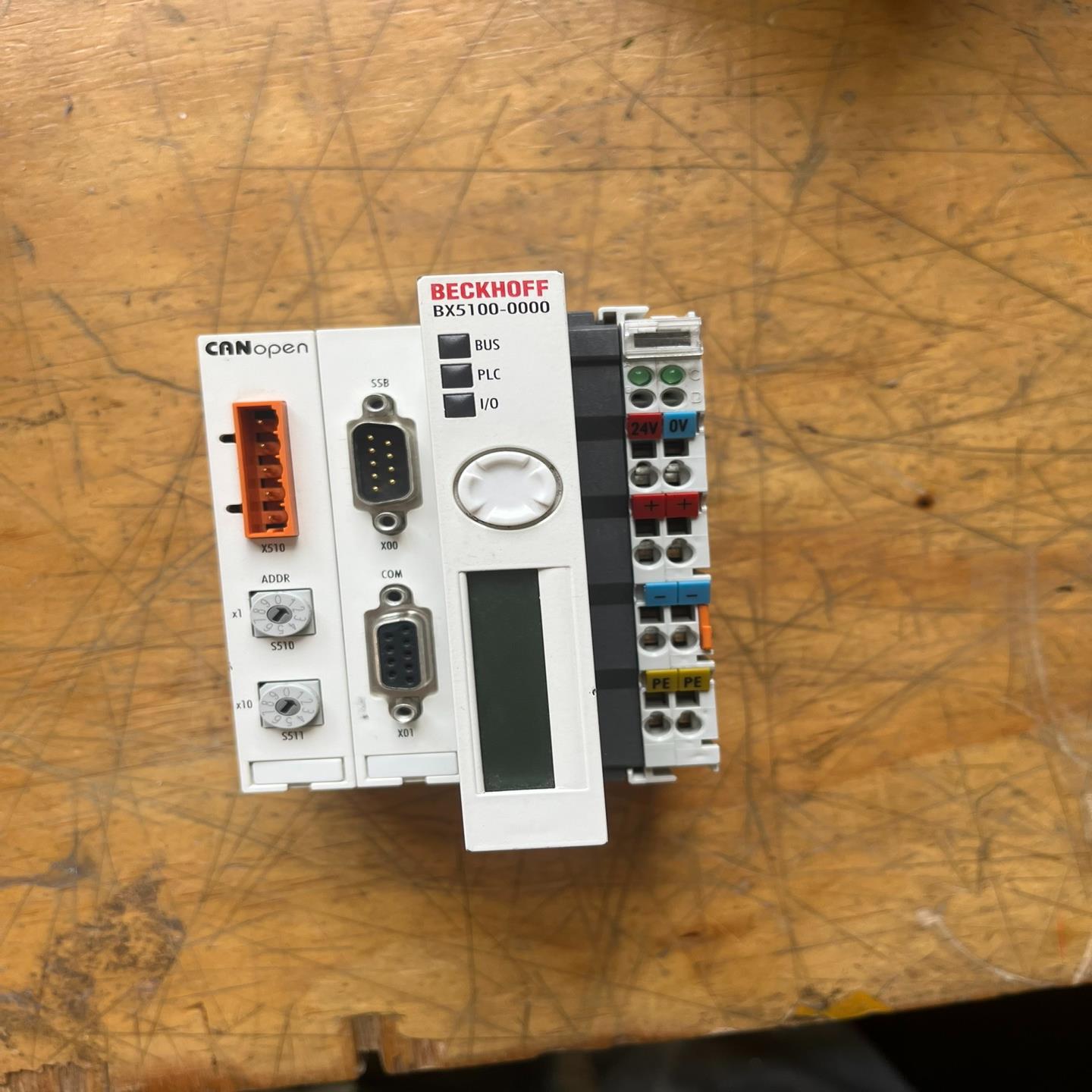 BECKH0FF倍福BX5100-0000模块共有4块，