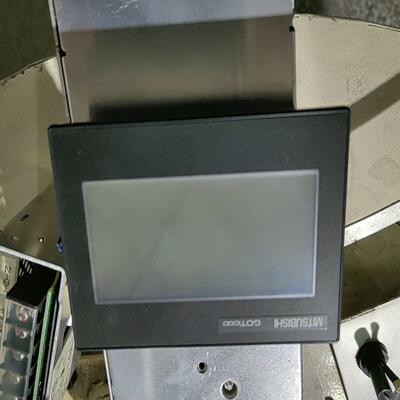 三菱触摸屏GT1020-LBDW2正常拆机，功能包好，成色不
