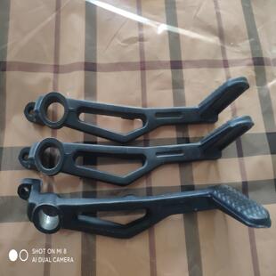 贝纳利黄龙600脚刹杆，原厂全新，没有包装，介意的请绕道。