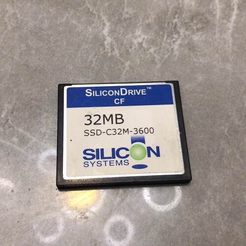 Silicondrive 32MB  CF卡