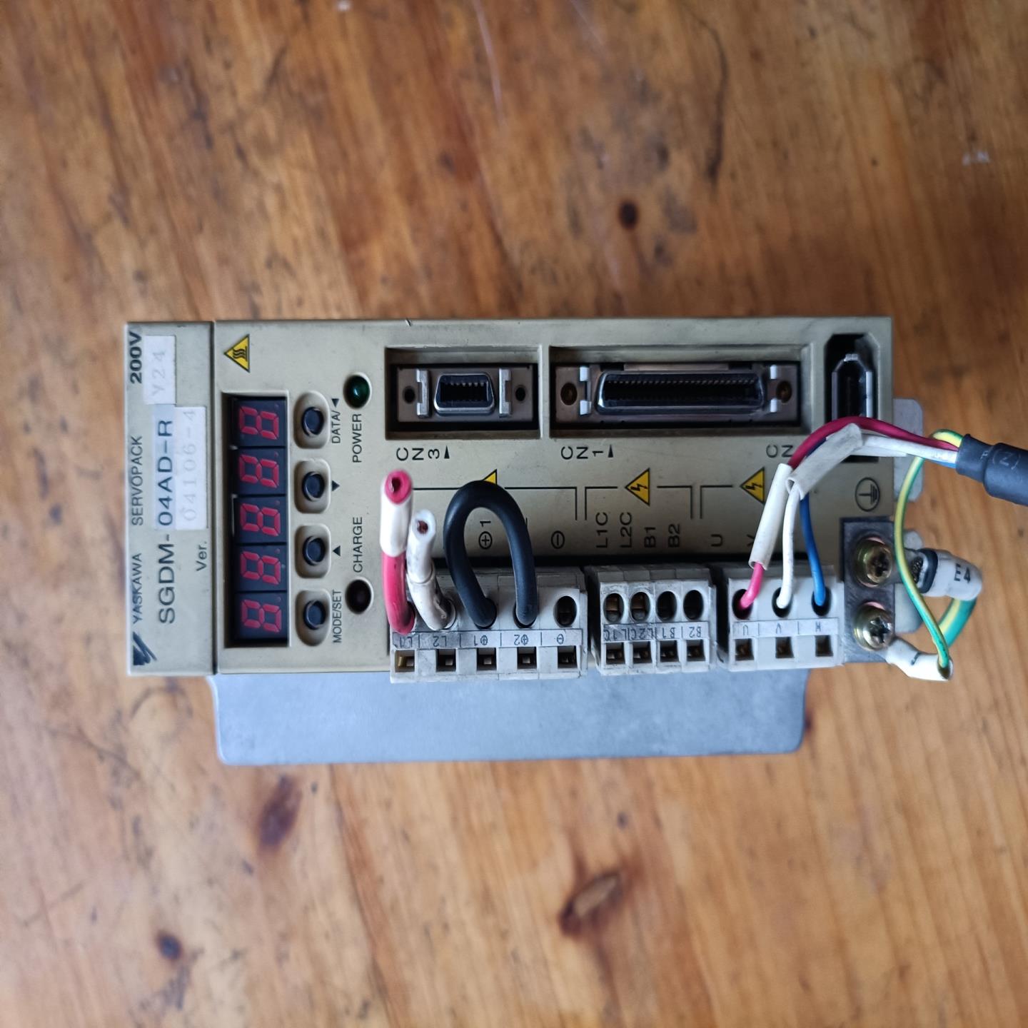 SGDM-04AD-RY24安川伺服器