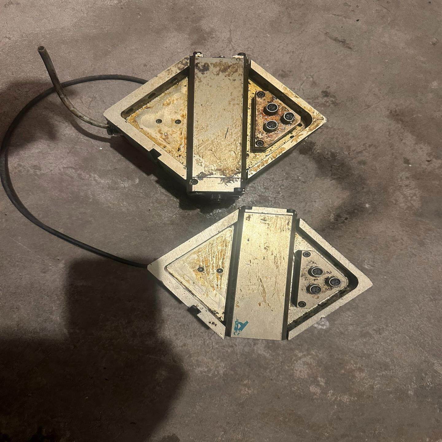 [德峰]雄克，当配件处理，图片为实物，具体成色如下图，感兴趣便