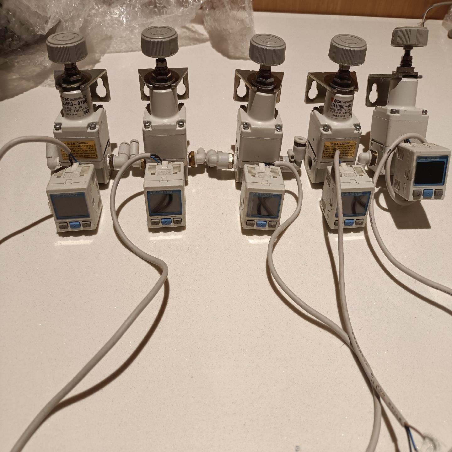 正品，调压阀IR1000-01，压力表ZSE30AF-